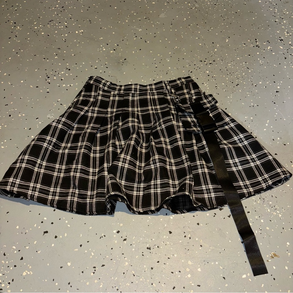 Shein Plaid Black and White Pleated Mini Skirt